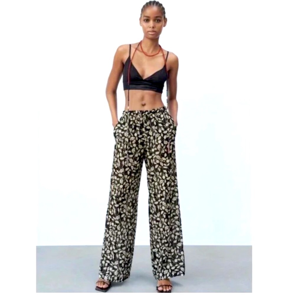 Zara Full Length Floral Print Wide Leg Pants with metallic thread sz.S